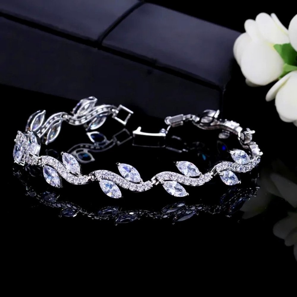 Crystal Leaf Bracelet, CZ Sparkling Leaves Bangle, Shiny Cubic Zirconia Gems Jew
